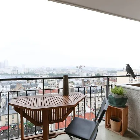 Nice Design Apt With Balcony And View On * Parijs